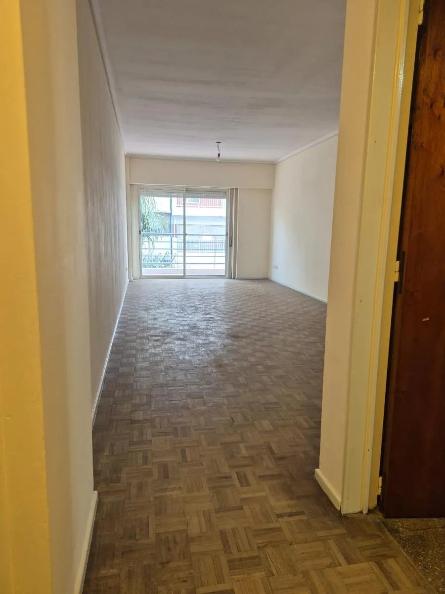 Three-bedroom apartment in Las Lomitas