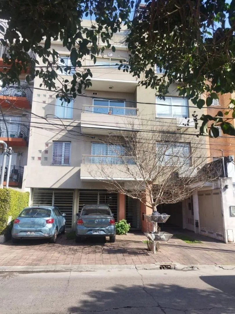 Departamento de 2 ambientes con balcón en Castelar