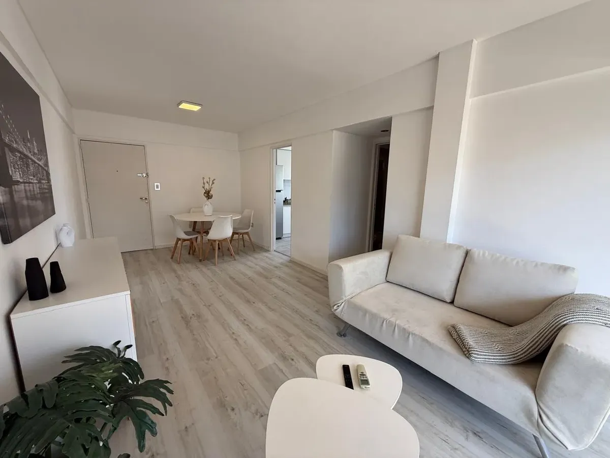 Unfurnished one-bedroom apartment on the 8th floor in Lomas de Zamora