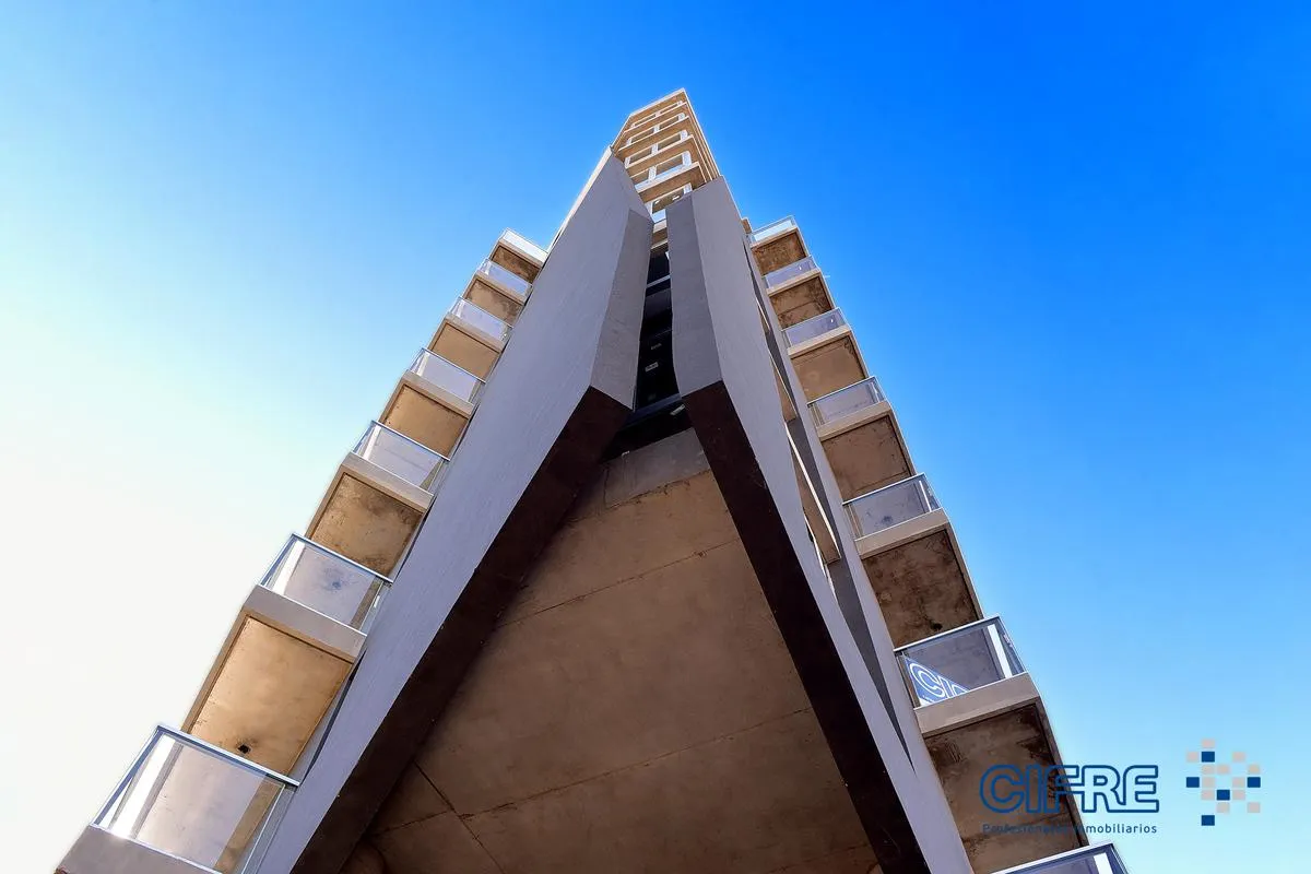 Apartamento de dois ambientes de frente com varanda em Villa Devoto