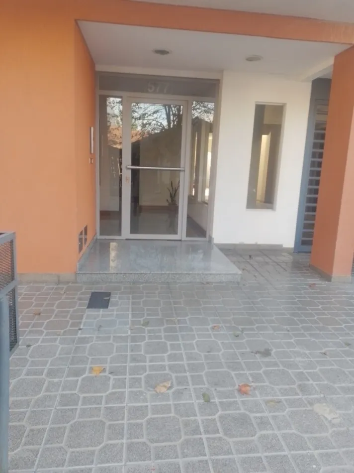 Departamento de 2 ambientes en Morón con cochera cubierta