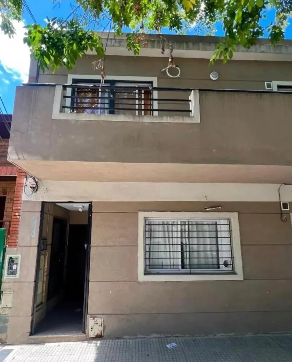 Departamento de 2 ambientes en Flores con balcón