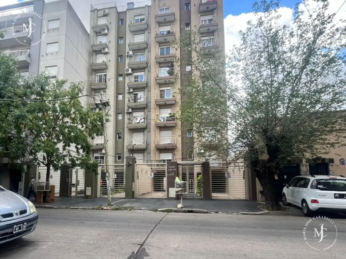 Departamento de 2 ambientes con balcón en Morón