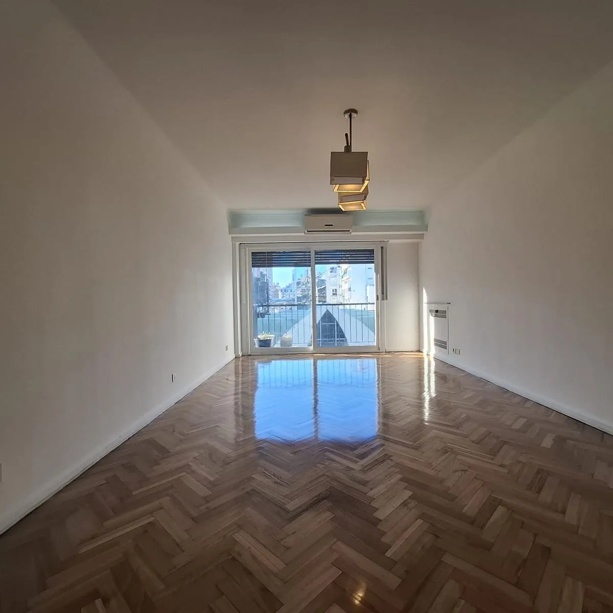 Departamento de 3 ambientes con dependencia en Retiro
