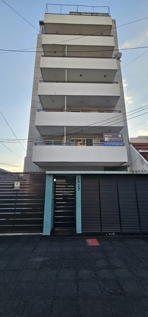 Квартира с 1 спальней и балконом в Lanús