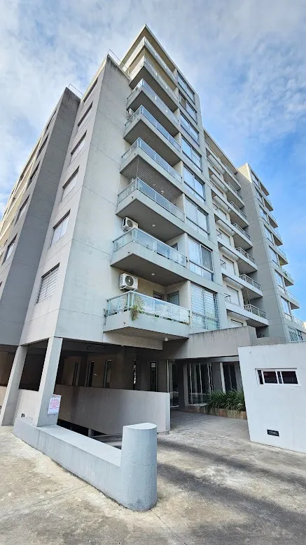 Apartamento de dois ambientes com 1 quarto em Morón Norte, com vaga de garagem