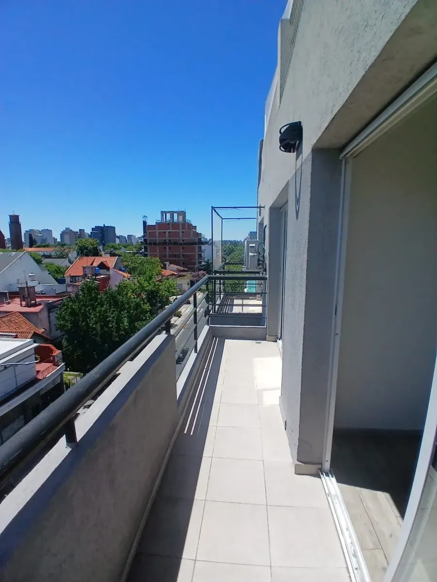 Apartamento de dois ambientes com 1 quarto em Monte Castro