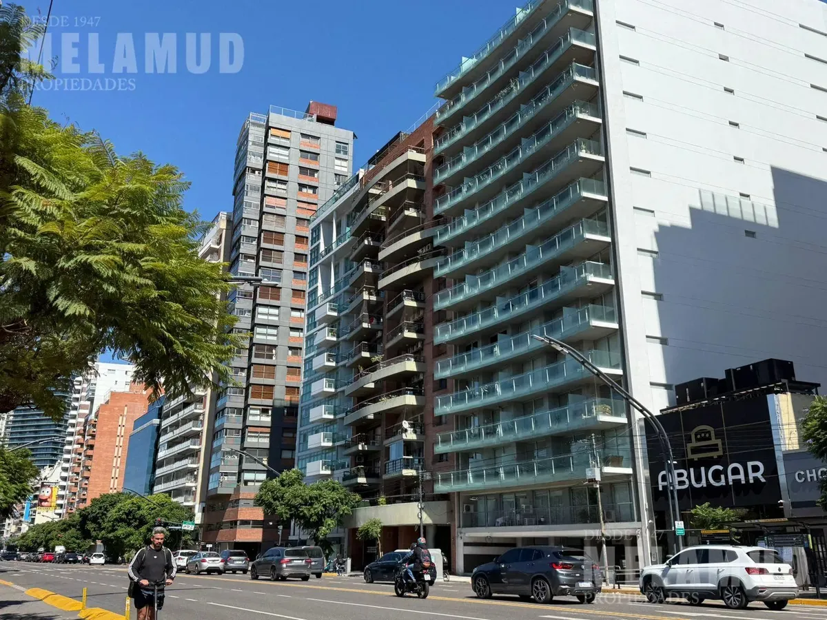 Two-room apartment with optional parking in Núñez