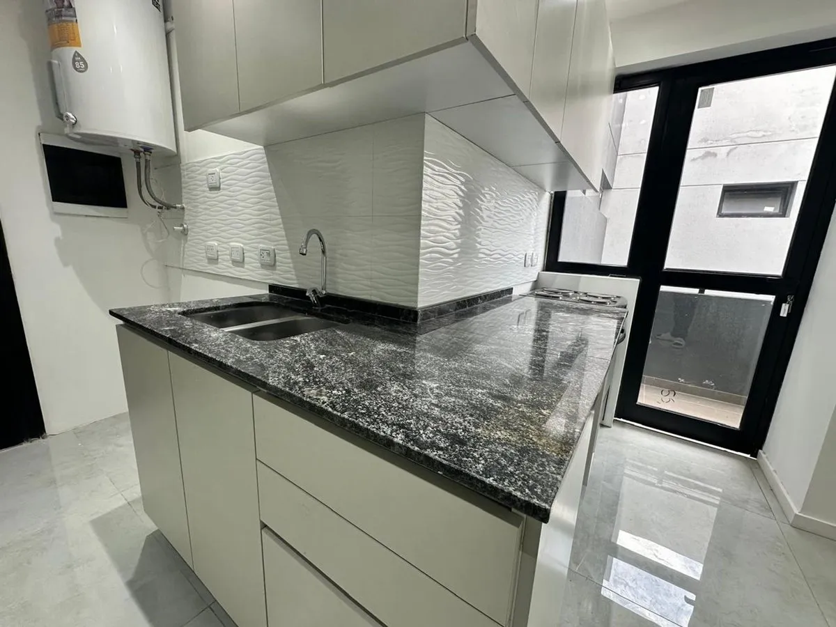 Квартира с 1 спальней в Avellaneda с ванной en suite и патио