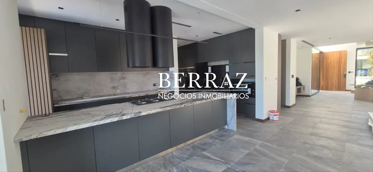 New-build five-bedroom apartment house in El Yacht, Nordelta, Tigre