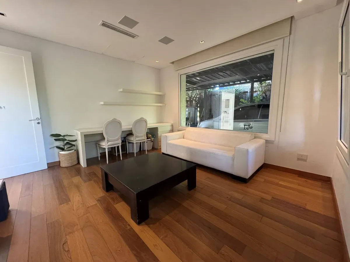 Five-bedroom house for rent in Altamira, Rincón de Milberg, Tigre