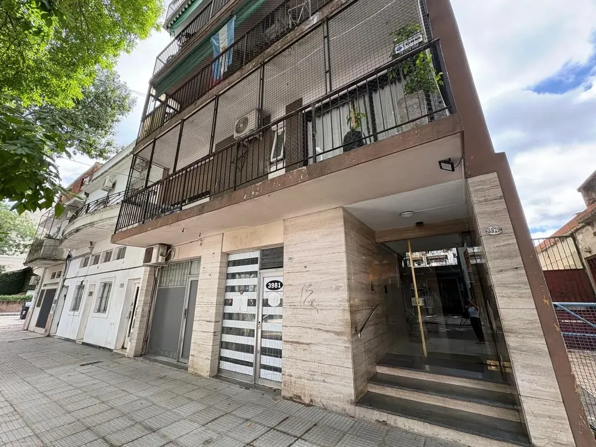 Квартира с 2 спальнями и балконом в Saavedra