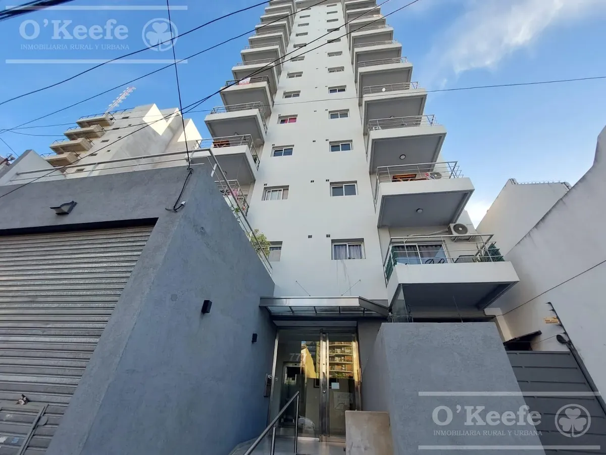 Two-room apartment with parking in Quilmes