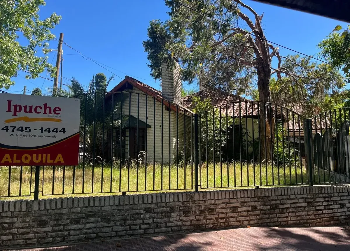 Three-bedroom house for commercial use in Victoria