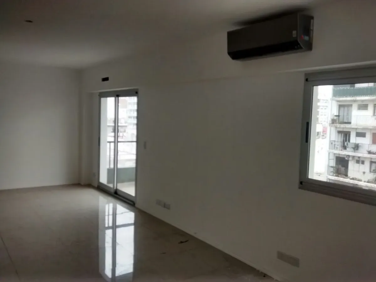 Квартира-студия в Caballito с мебелью для частичного разделения