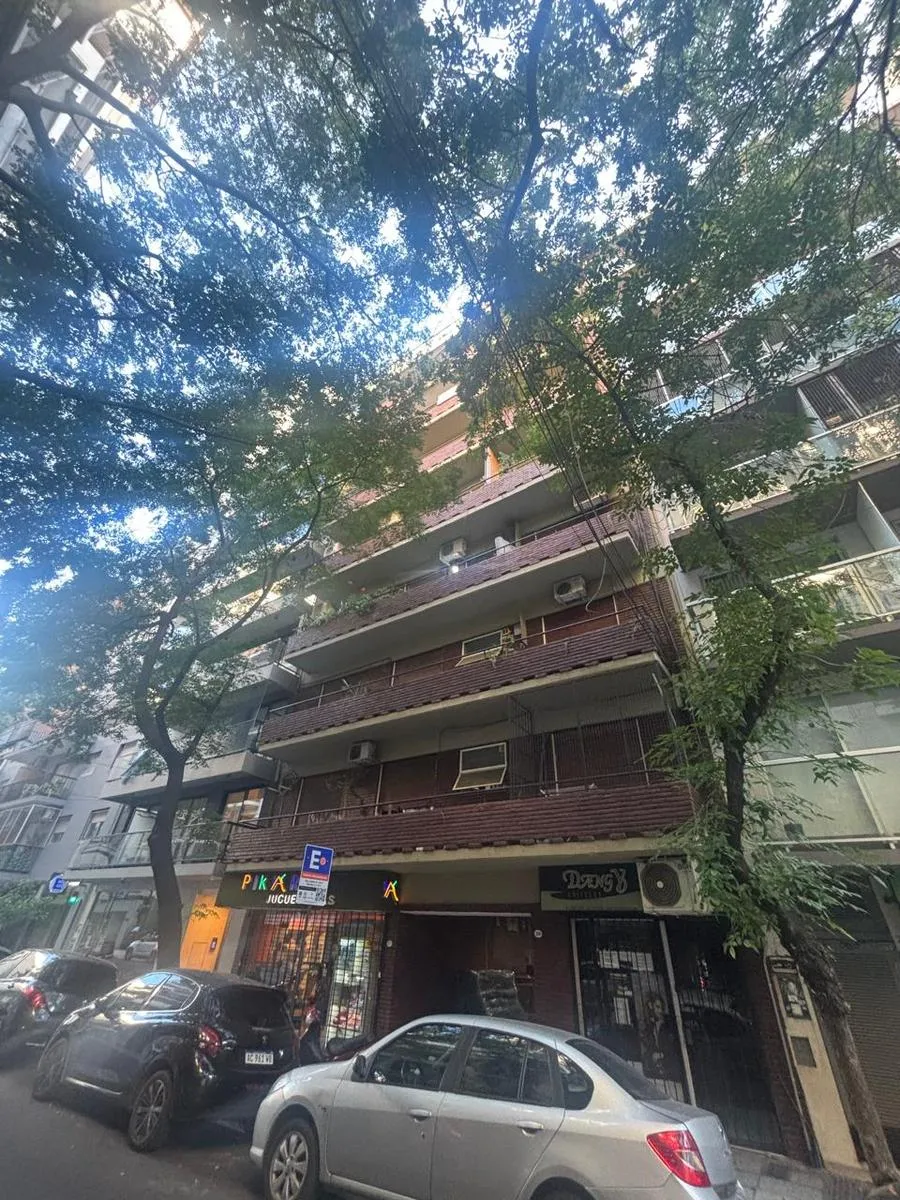 Apartamento de dois ambientes de frente em Recoleta