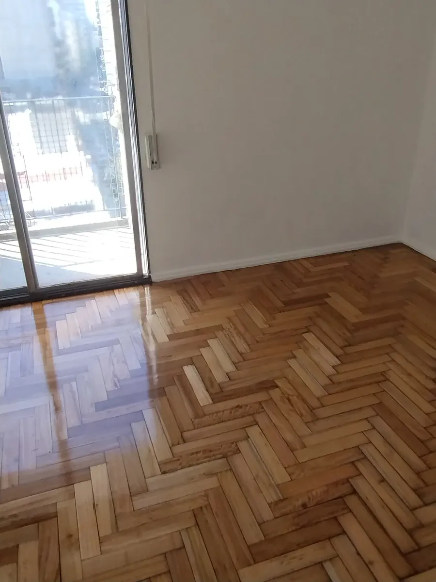 Departamento de 2 ambientes al frente en Balvanera