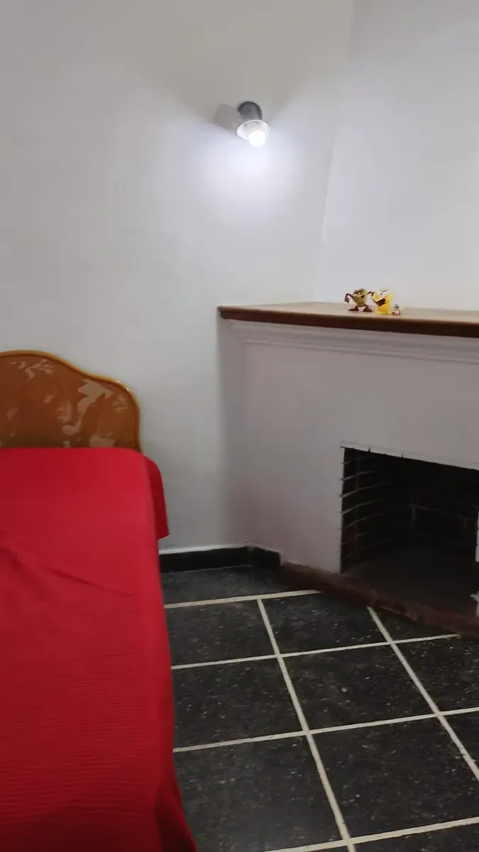 Rooms with private bathroom and shared kitchen in Victoria