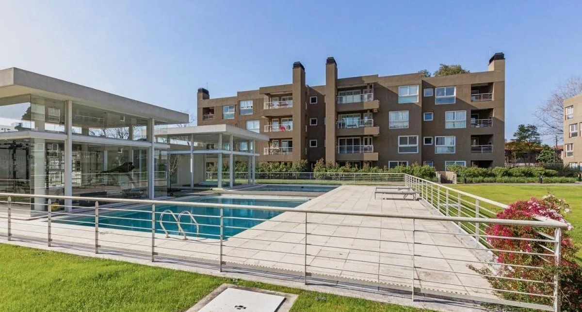 Apartamento de 2 ambientes com jardim privativo em Martínez