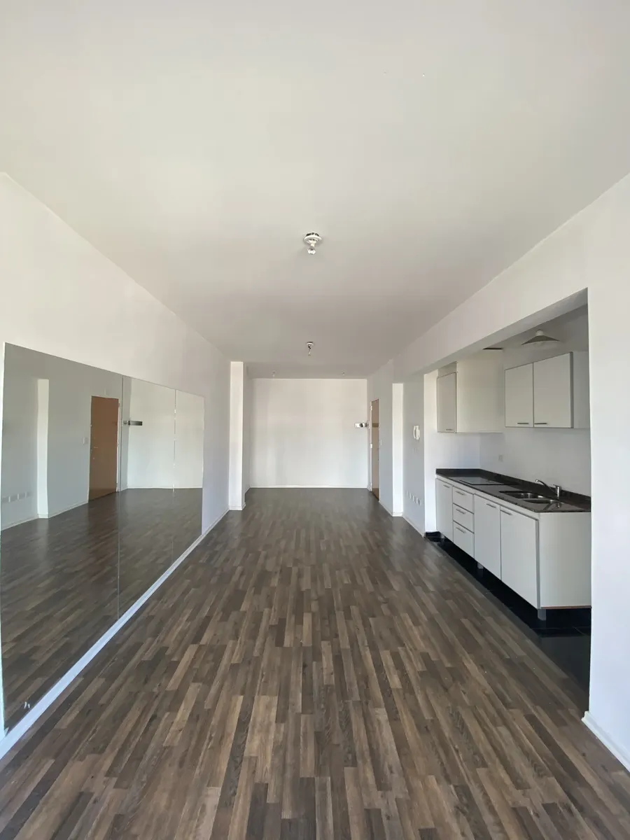 Квартира-студия в Coghlan с окнами на улицу