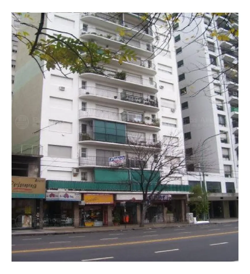 Departamento de 3 ambientes lateral en Floresta