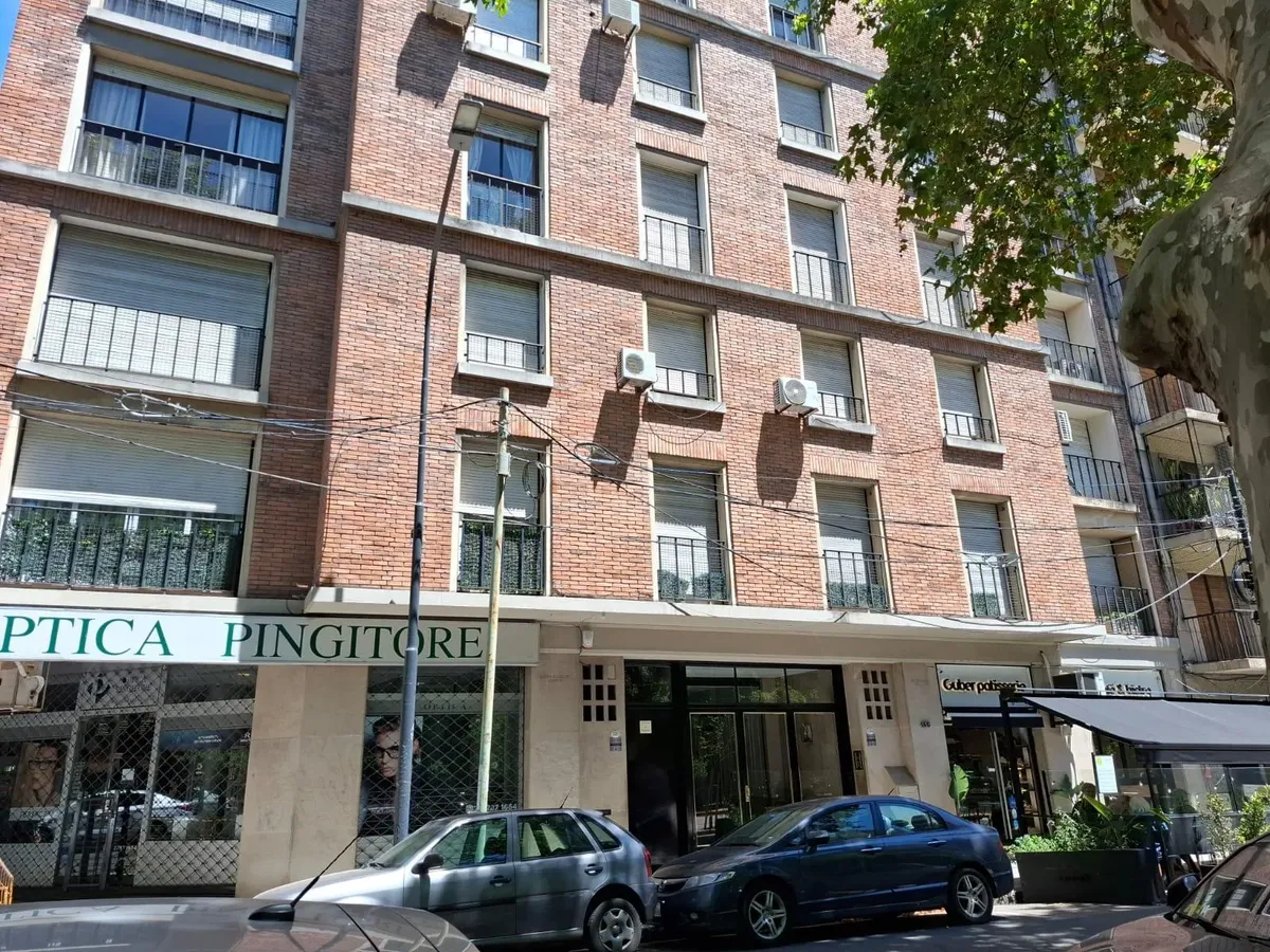 Three-bedroom apartment in Recoleta