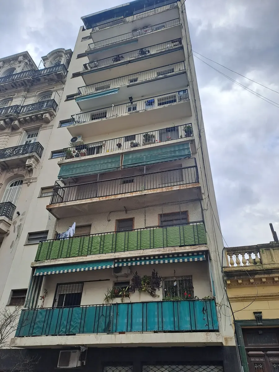 Apartamento de três ambientes com varanda em San Telmo