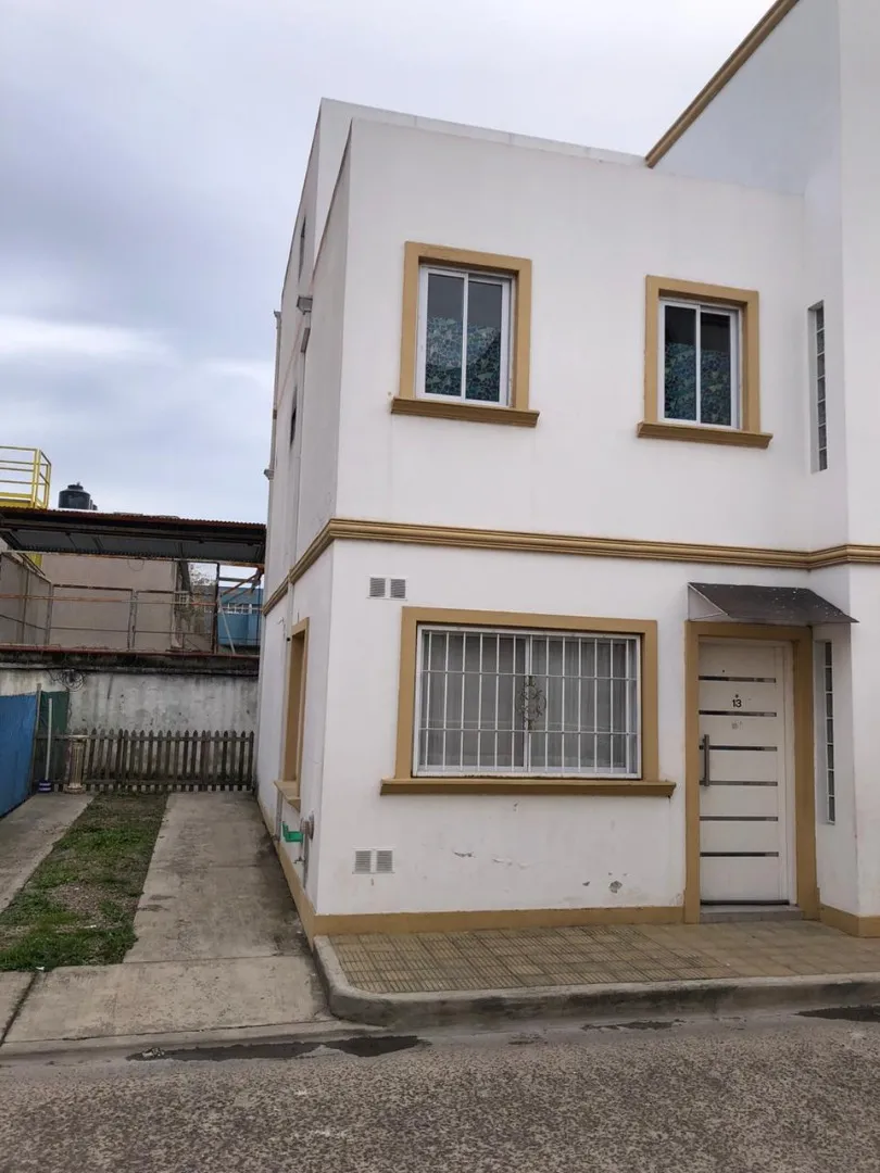 Alquiler De Triplex Con Patio En Complejo