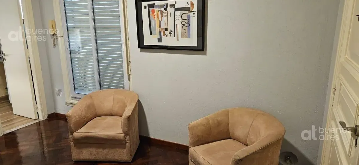 Apartamento de três ambientes com 2 quartos e pátio interno em San Telmo