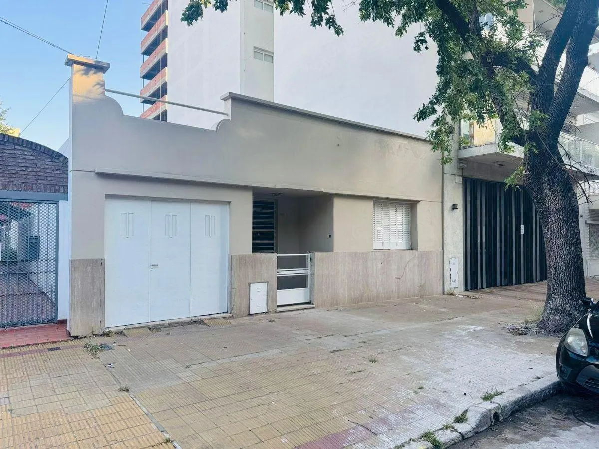 Дом с 4 спальнями в La Plata