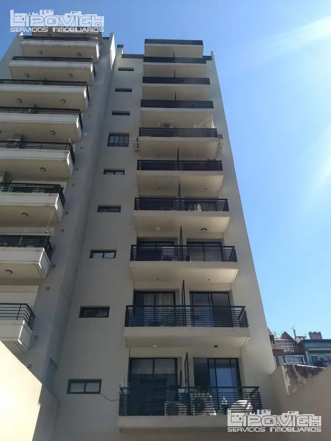 Квартира-студия с балконом в Flores