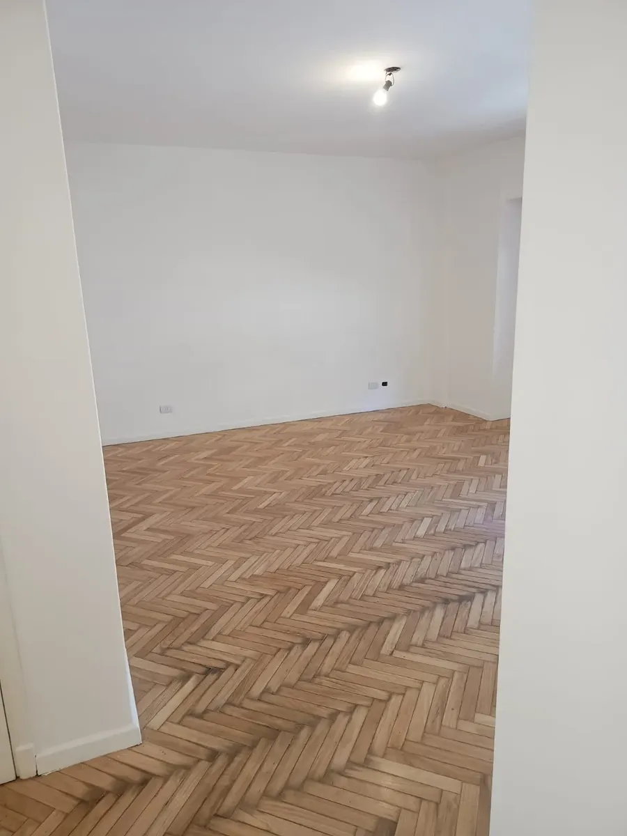 Apartamento meio andar de 3 ambientes novo em Caballito
