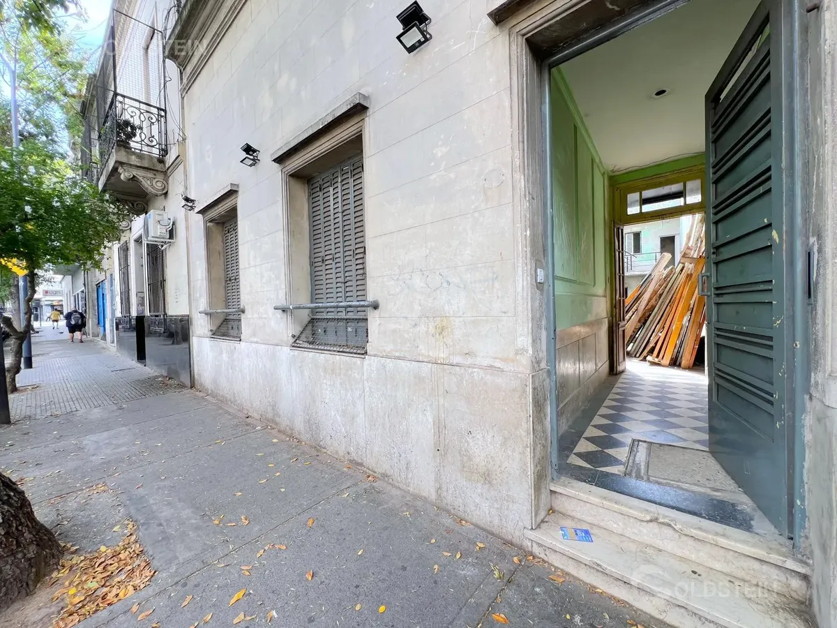 Commercial premises to refurbish in Balvanera