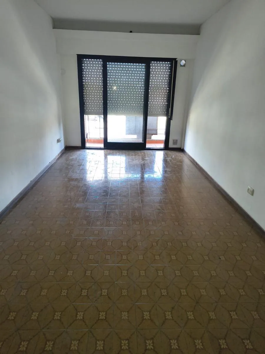 Apartamento de dois quartos no centro de Villa Tesei