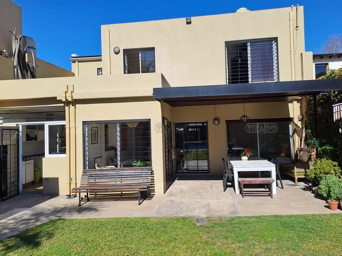 Casa tipo chalet para aluguel em Victoria