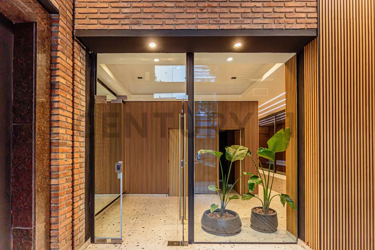 Four-bedroom apartment with garden and pool in Recoleta