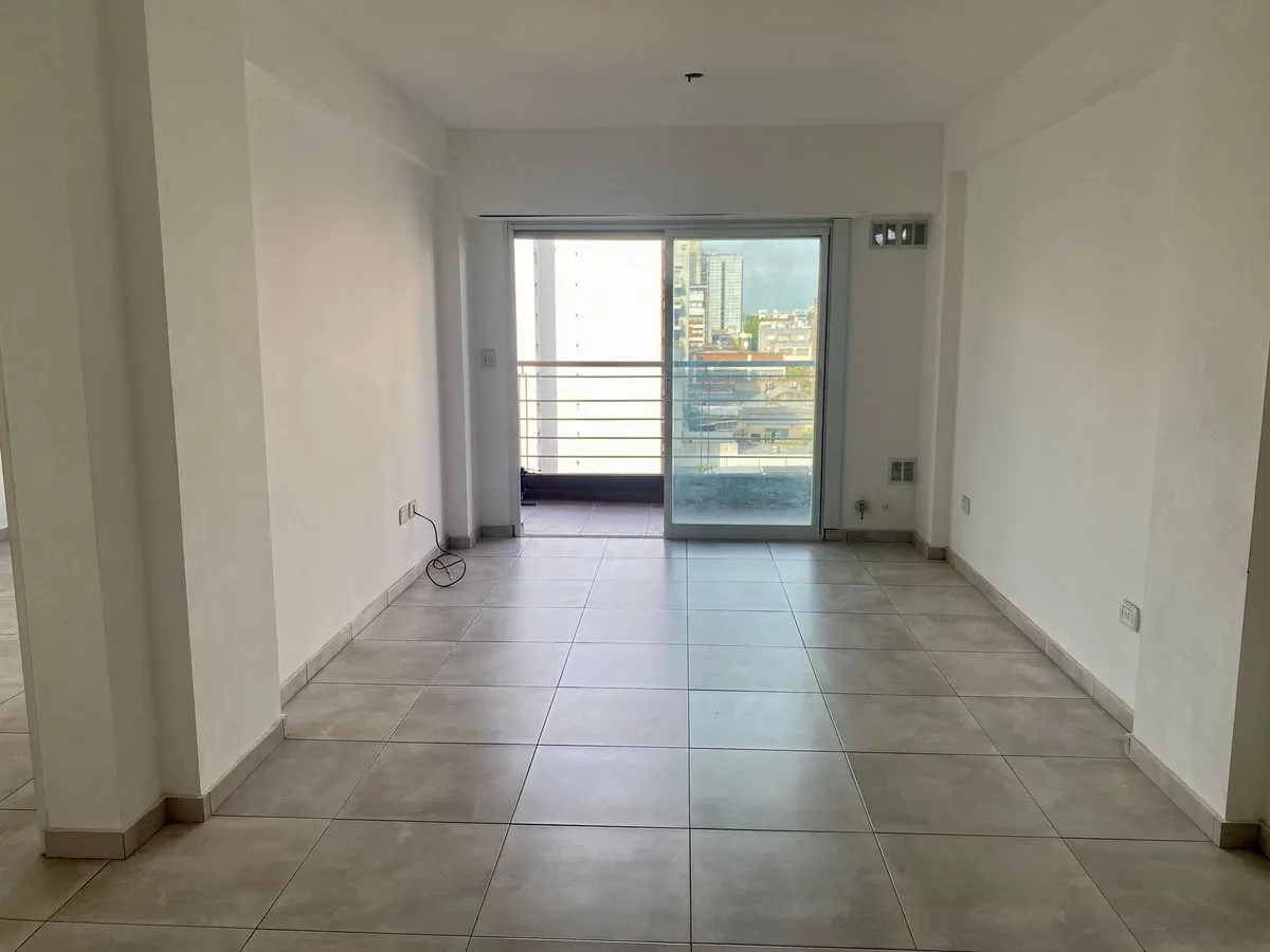 Departamento de 2 ambientes con balcón en Morón Norte