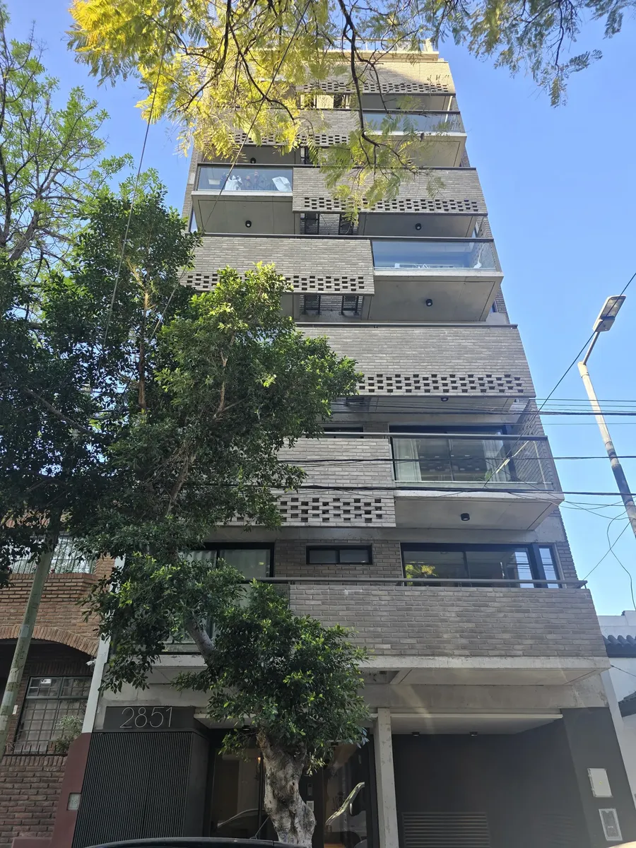 Monoambiente con balcón y cocina completa en Belgrano