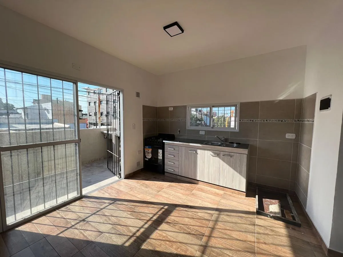 Two-room PH for rent in Avellaneda