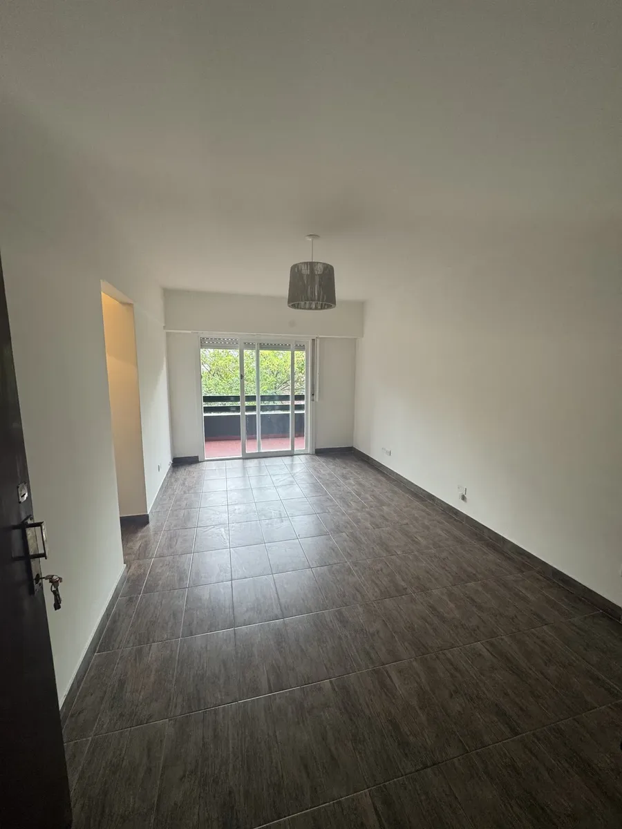 Apartamento de 3 ambientes em Castelar
