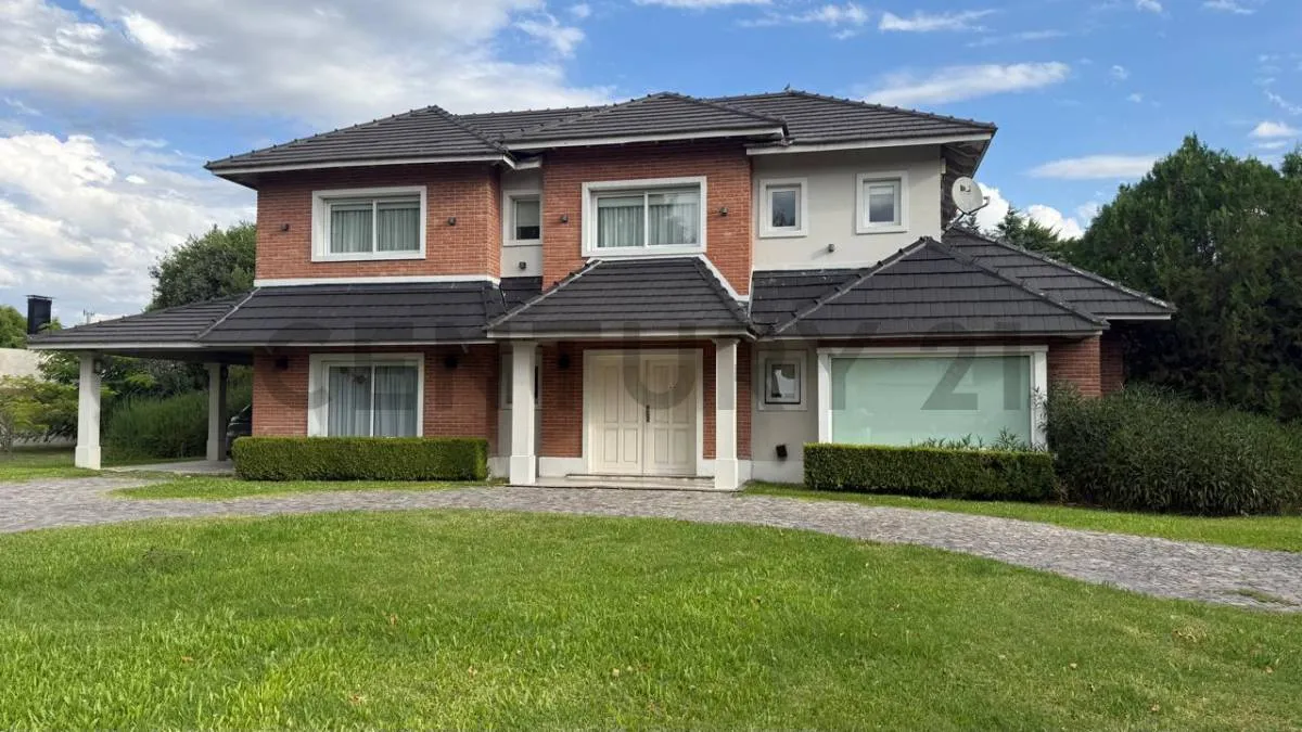 Four-bedroom house for rent in Los Ceibos country club, Buenos Aires