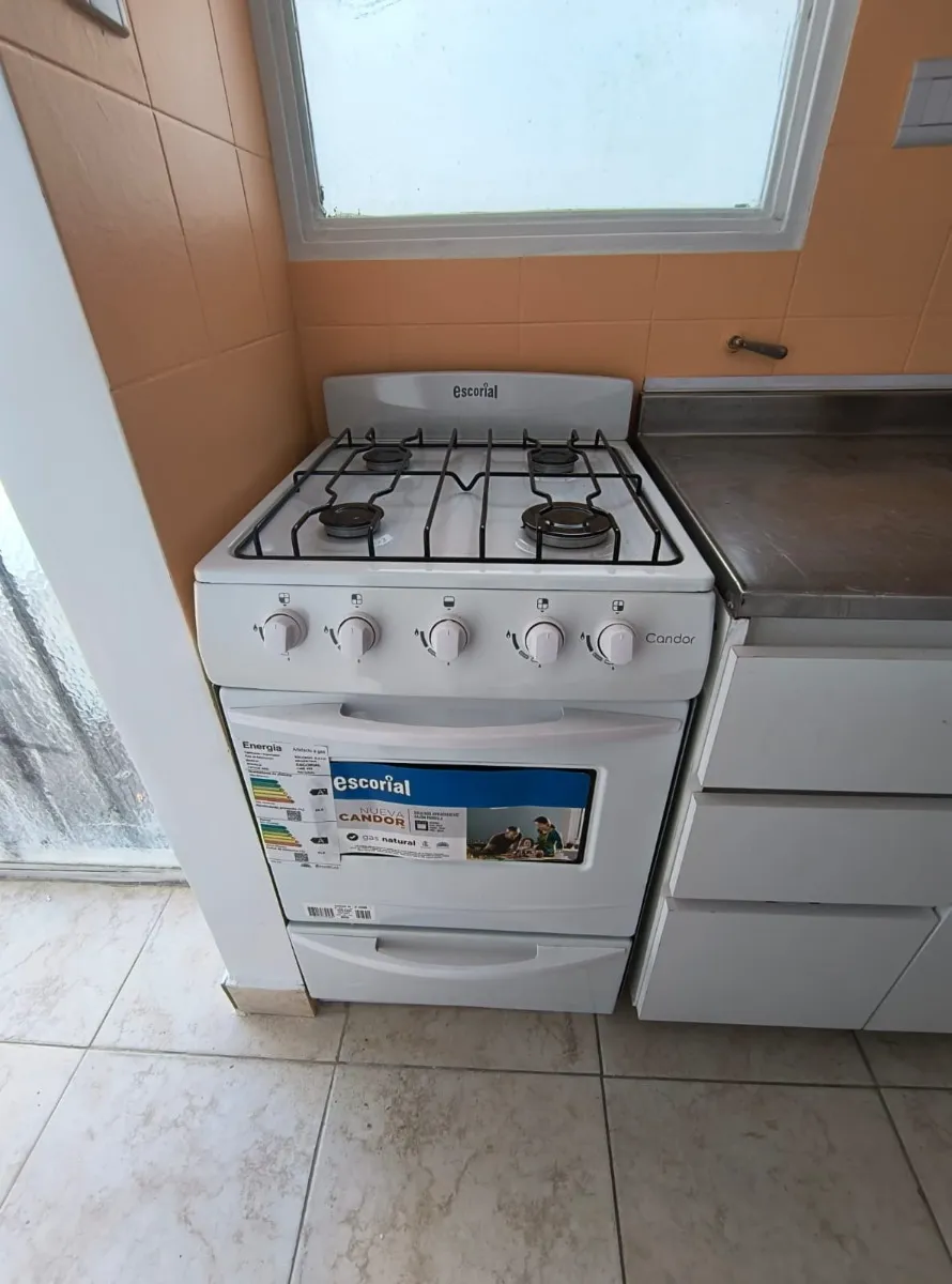 Two-room apartment with balconies in Colegiales