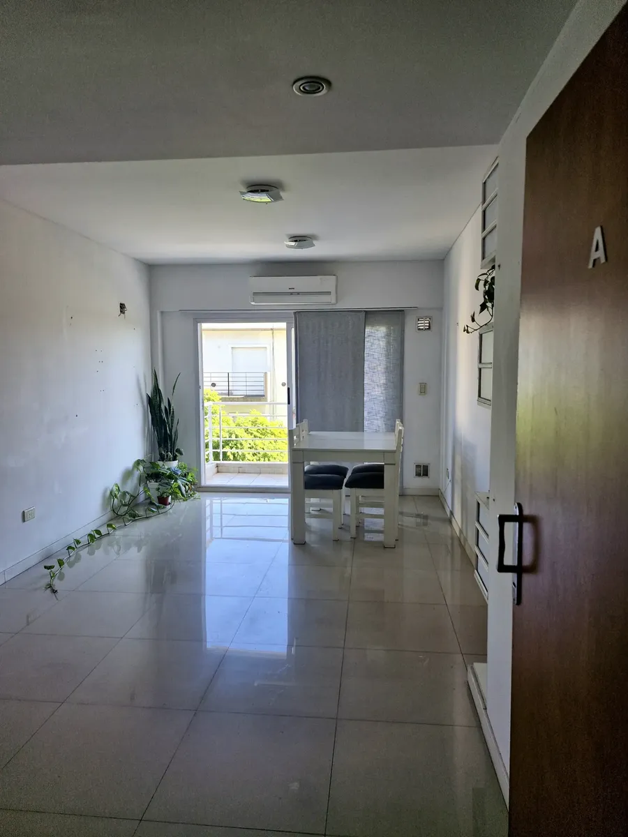 Departamento de 2 ambientes con balcones en Parque Chas