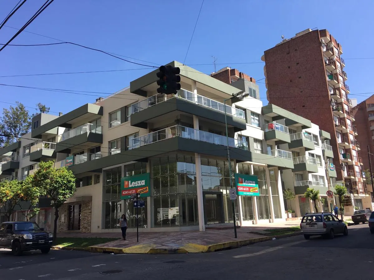 Departamento de 3 ambientes con cochera en Lomas de Zamora