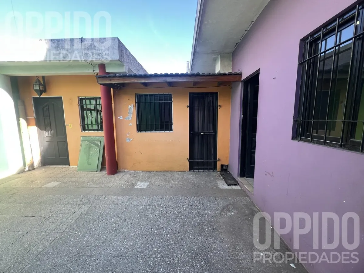 Casa comercial en alquiler en Villa Lugano