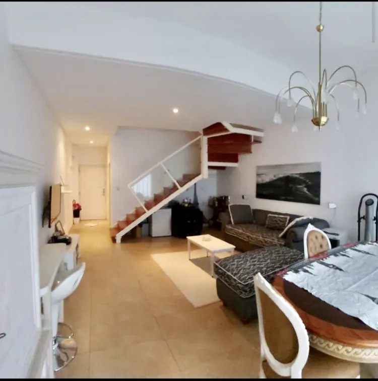 PH de 1 dormitorio con jardín y jacuzzi en Tigre