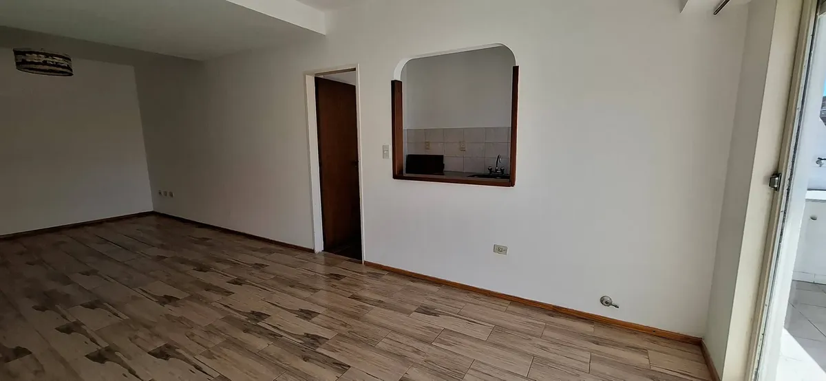 Monoambiente de 37 m² en General San Martín con balcón corrido
