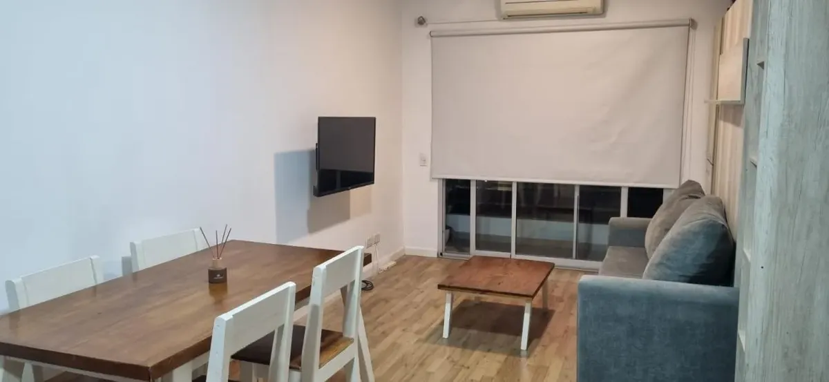 Monoambiente amueblado con balcón en Tres de Febrero