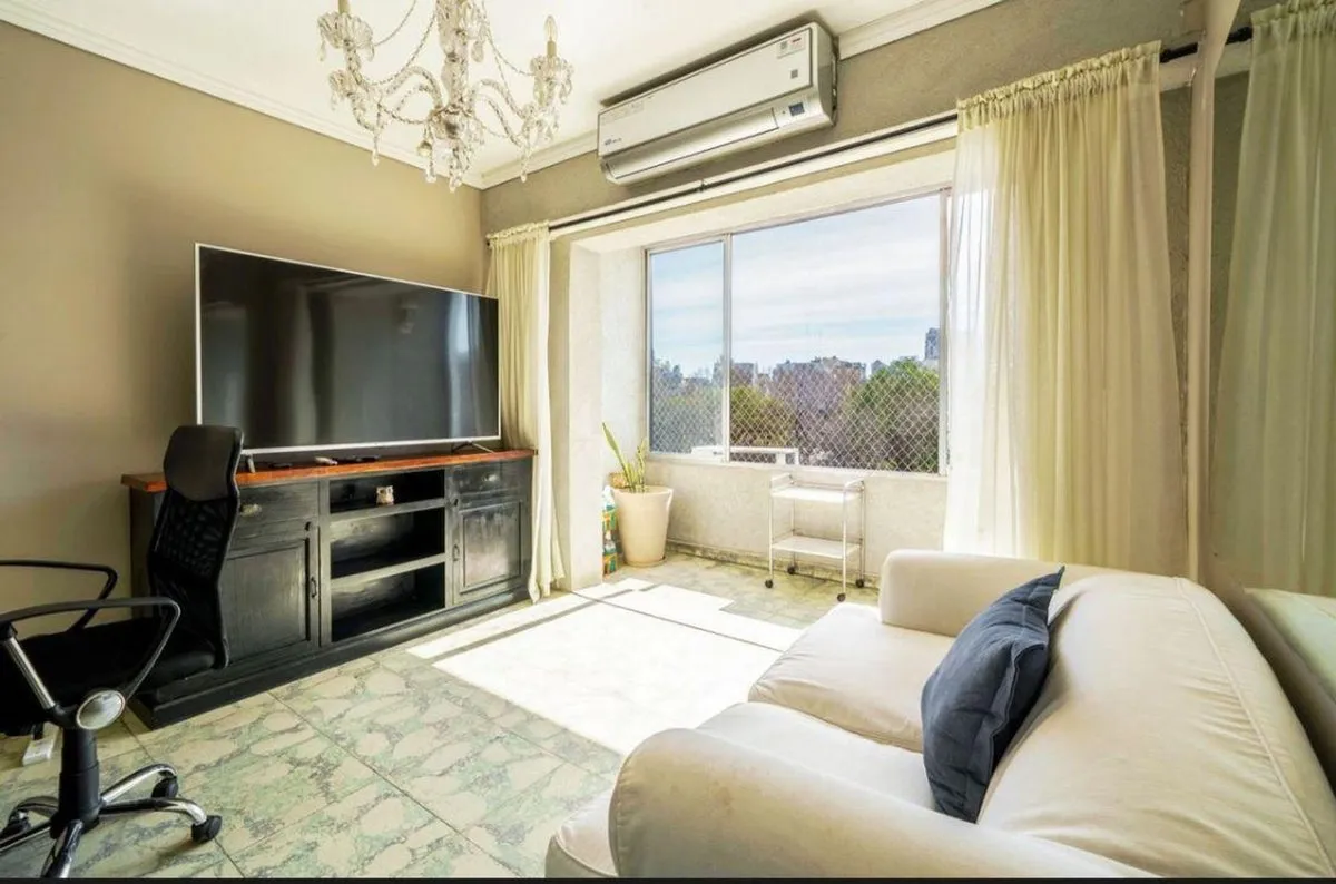 Apartamento de três ambientes mobiliado em Caballito com vista para a Praça Giordano Bruno