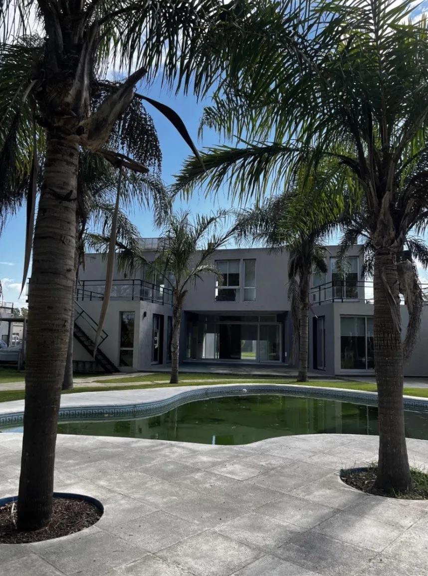 Casa de 5 ambientes en alquiler en el Club de Campo Las Perdices, Virrey del Pino